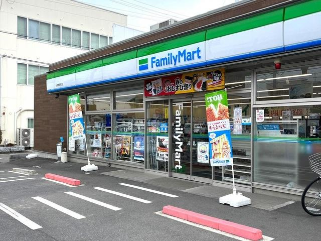 アイリスⅢの周辺|ファミリーマート小牧東新町店まで192ｍ