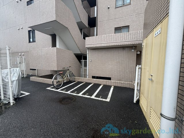 朝日プラザ本厚木の駐輪場