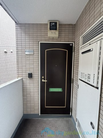 朝日プラザ本厚木の玄関