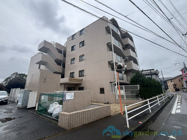 朝日プラザ本厚木の外観