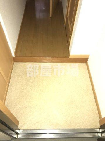 パールピアスの玄関