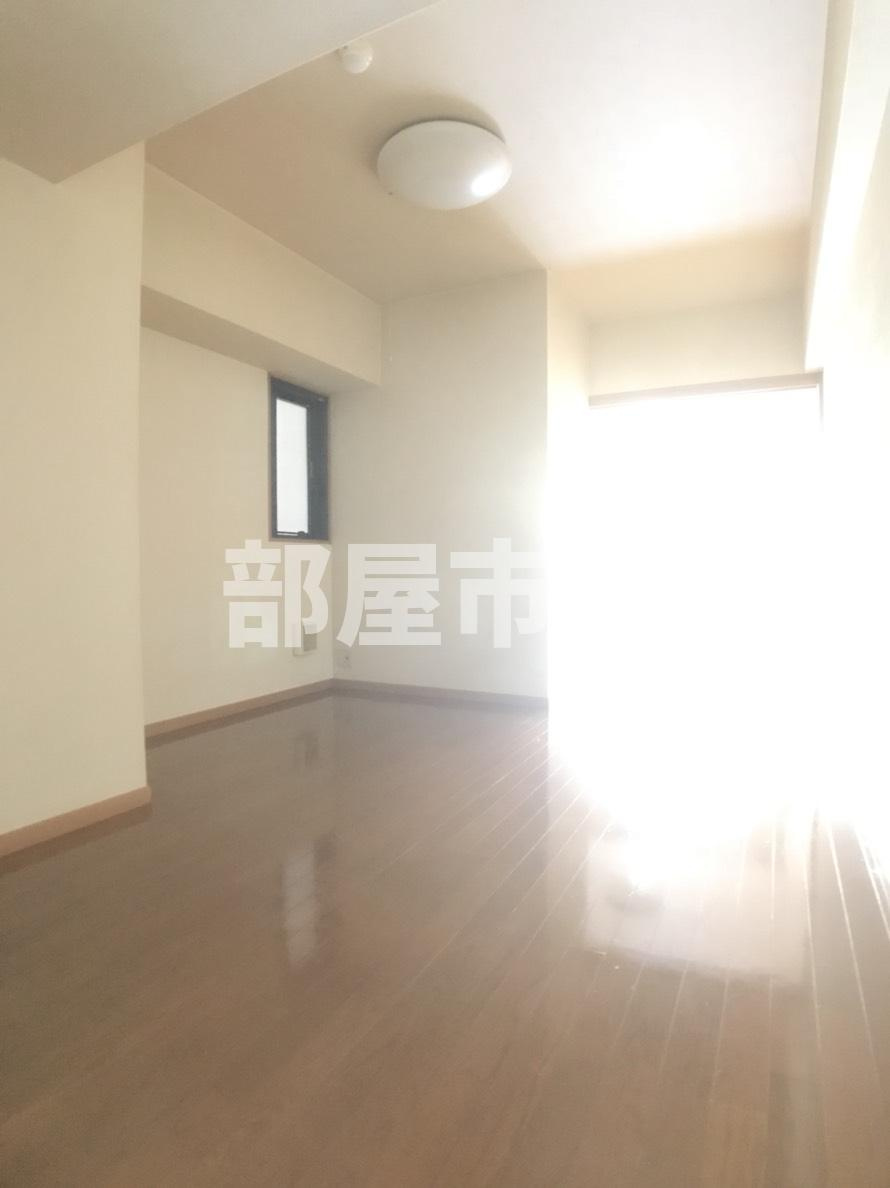 パールピアスの居間・リビング