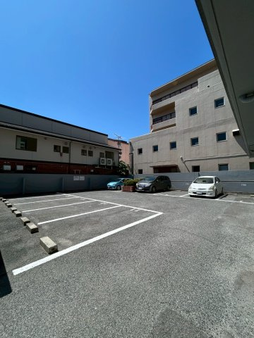 朝日プラザαポート神戸の駐車場
