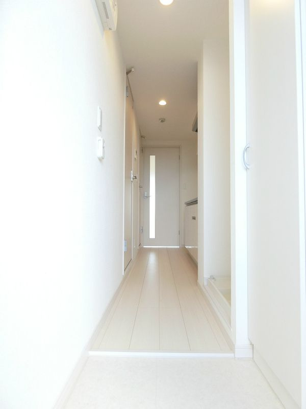 リブリ・C West の玄関