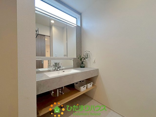 久喜市青毛３丁目　新築一戸建て　01の独立洗面台