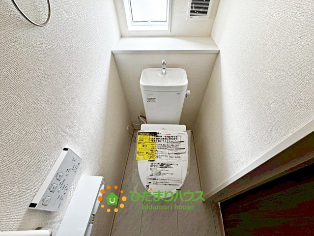 久喜市青毛３丁目　新築一戸建て　01のトイレ