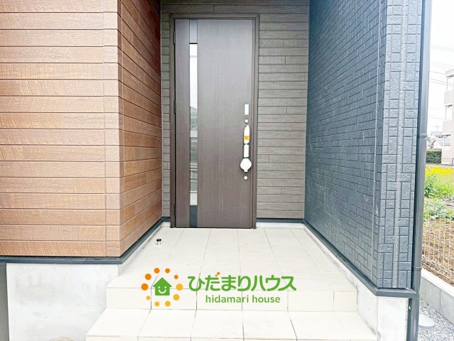 久喜市青毛３丁目　新築一戸建て　01の玄関