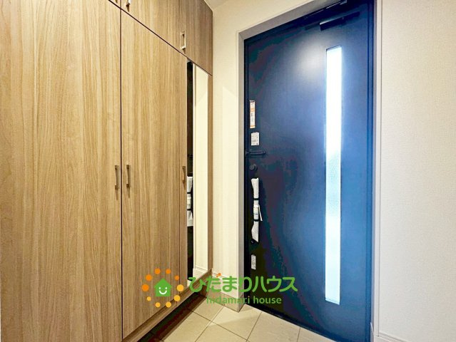 久喜市青毛３丁目　新築一戸建て　01の玄関