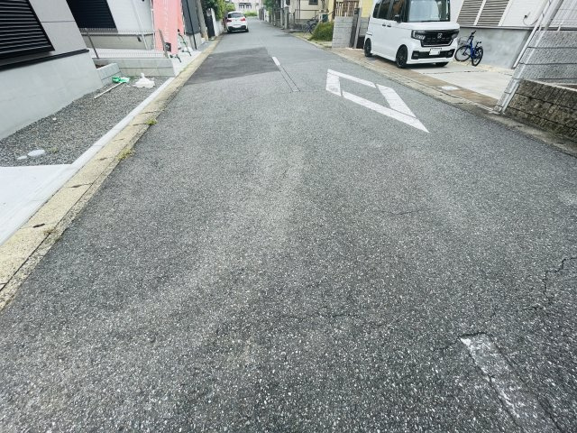 船橋市前原東６丁目１７期の前面道路含む現地写真