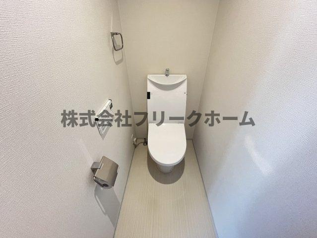 小金井市本町５丁目の賃貸マンションのトイレ