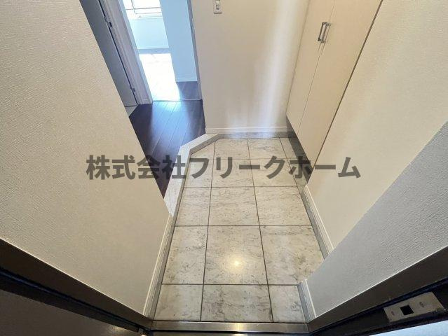 小金井市本町５丁目の賃貸マンションの玄関