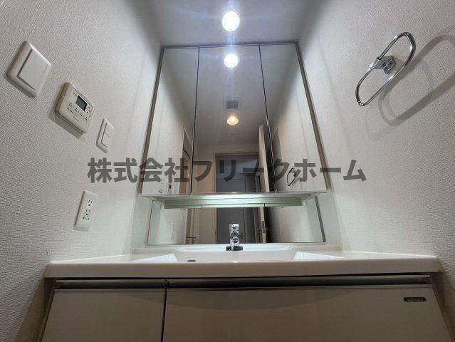 小金井市本町５丁目の賃貸マンションの洗面所