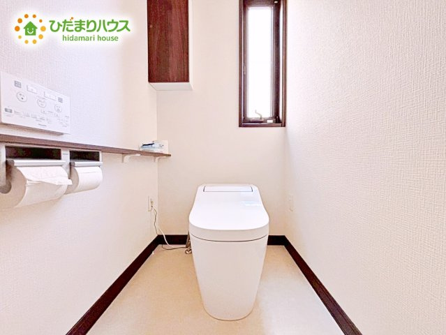 【トイレ】 | ひたちなか市松戸町1丁目　中古戸建 | タンクレストイレは見た目がスッキリ！忙しい毎日でもお掃除時間をぐっと短縮できます！