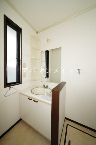 【洗面所】 | 相澤ハイツ | 明るい洗面所です