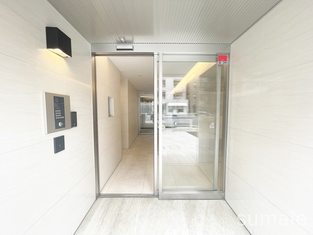 ＷＨＡＲＦ駒込のエントランス|建物入口です