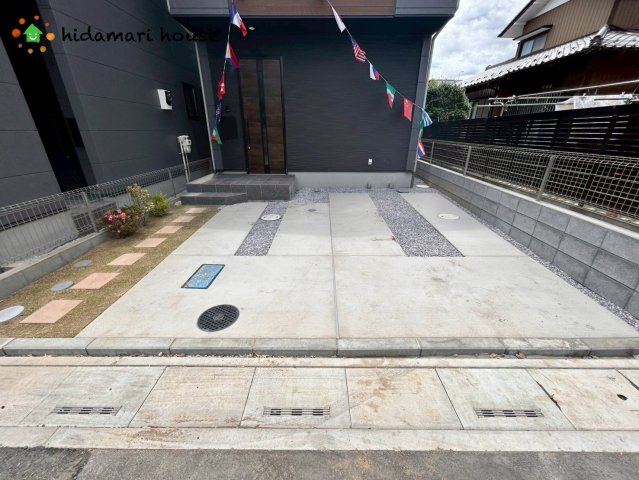 西区宮前町1期　新築戸建　FIT-A01の駐車場