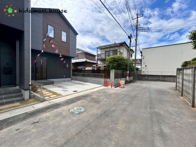 西区宮前町1期　新築戸建　FIT-A01の前面道路含む現地写真