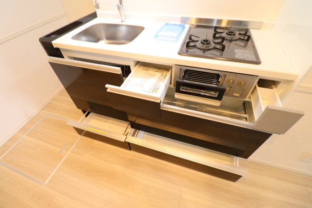 川崎市多摩区宿河原５丁目のアパートのキッチン