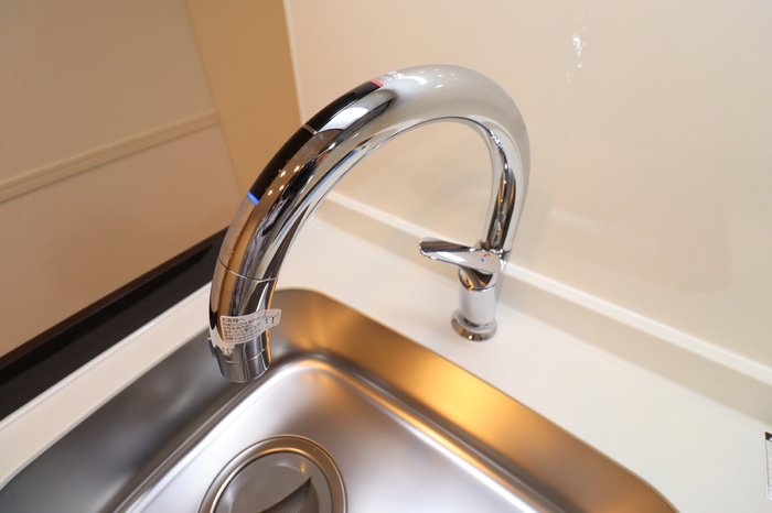 川崎市多摩区宿河原５丁目のアパートのキッチン