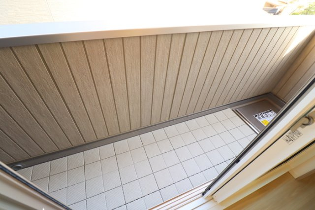 川崎市多摩区宿河原５丁目のアパートのバルコニー