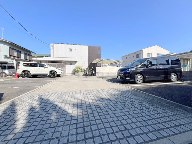 ＣＲＥＡの駐車場