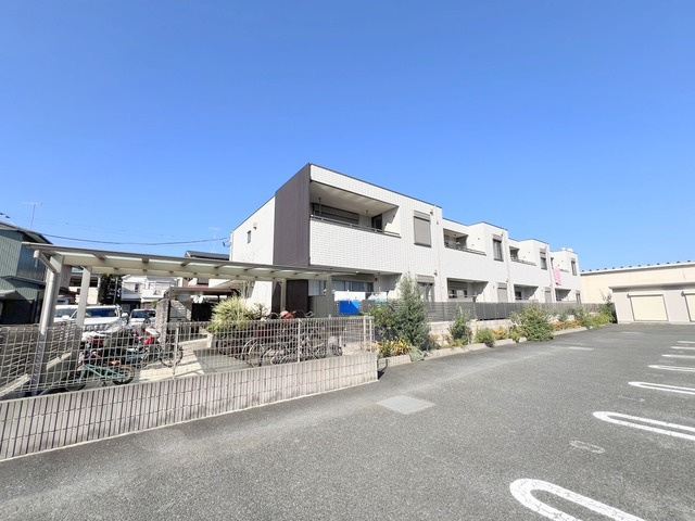 ＣＲＥＡの外観