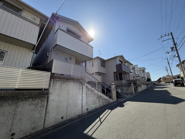 フィカーサ山田西 E棟