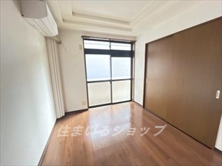 広島市安佐北区深川２丁目のアパートの居間・リビング|エアコン付き