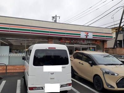 【周辺】 | ラ・ポーズ | セブンイレブンまで600m