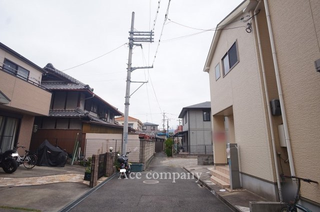 【前面道路含む現地写真】 | 東大阪市荒本2丁目 | 【前面道路：幅員4ｍ】