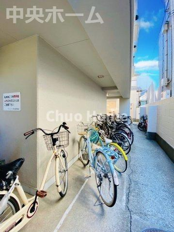 グリーンパーク第15綾瀬の駐輪場|【自転車置き場】最新の空き状況や費用などの詳細は担当スタッフまでお問い合わせください。