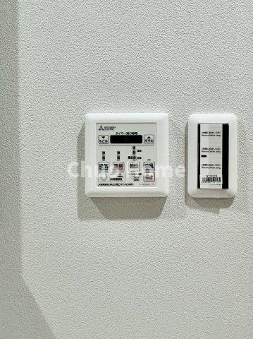 グリーンパーク第15綾瀬の冷暖房・空調設備|【浴室乾燥機】暖房・冷風・換気・乾燥が可能です。毎日を快適に過ごせるうれしい機能が揃っています。雨の日の洗濯物も安心です。