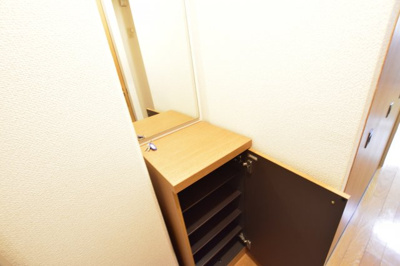 【玄関】 | マジェスティービル