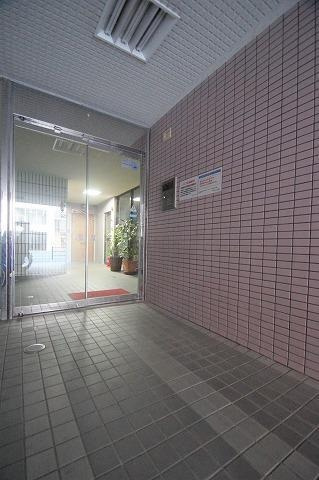 福岡市南区高宮１丁目の賃貸マンションのエントランス|エントランス写真