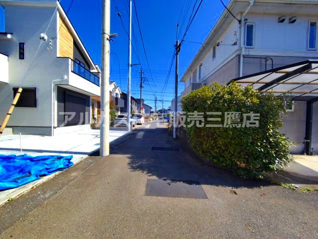 調布市八雲台1丁目 京王線 国領駅 新築戸建の前面道路含む現地写真