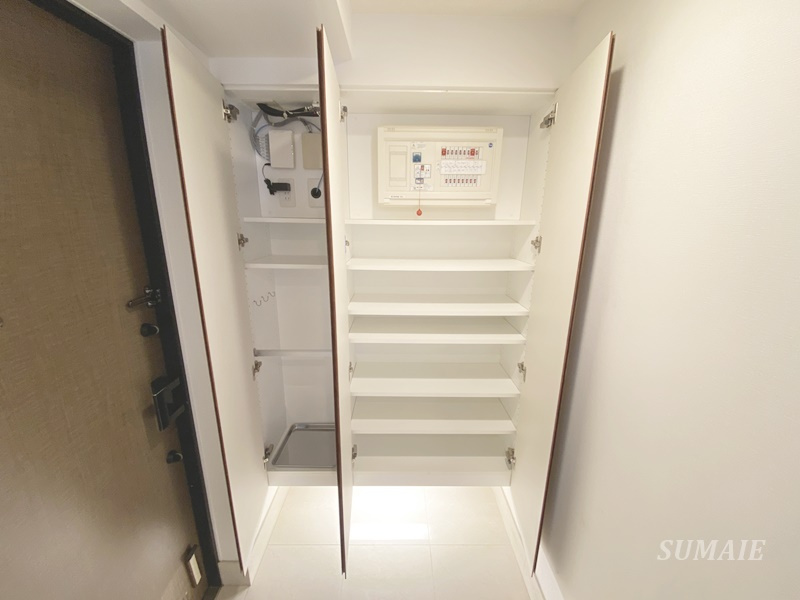 プレミスト浦和常盤SUITEの収納|シューズボックスです☆