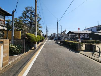 ヴィラ・フュジェールの周辺|前面道路