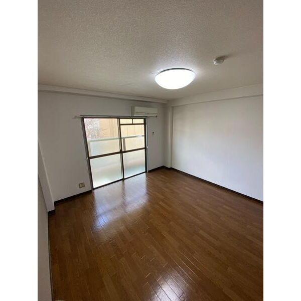 アミニティハイツ田村の居間・リビング