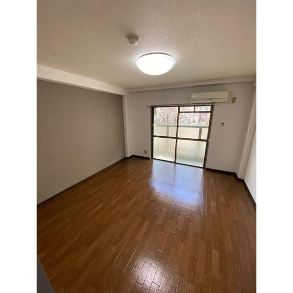 アミニティハイツ田村の居間・リビング