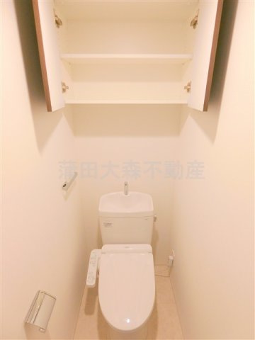 ラフィスタ下丸子のトイレ|トイレ　温水洗浄便座　棚付き