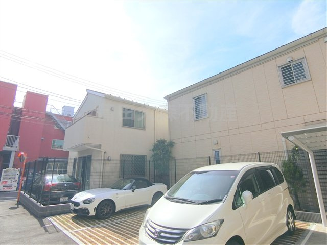 ラフィスタ下丸子のその他共用部分|敷地内平置き駐車場　空き状況等詳細はお問合せ下さい。