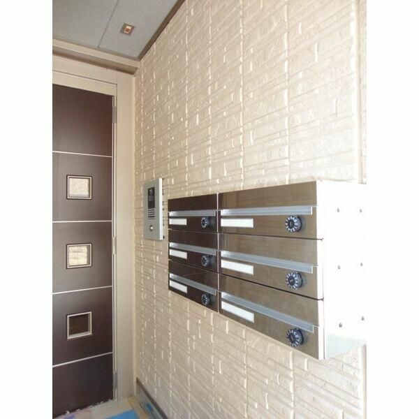 ボヌールヤマキチ3のエントランス