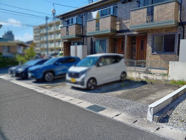 Ａｍｂｅｎｔｅ Ｂｕｅｎｏ C棟の駐車場|駐車場完備です