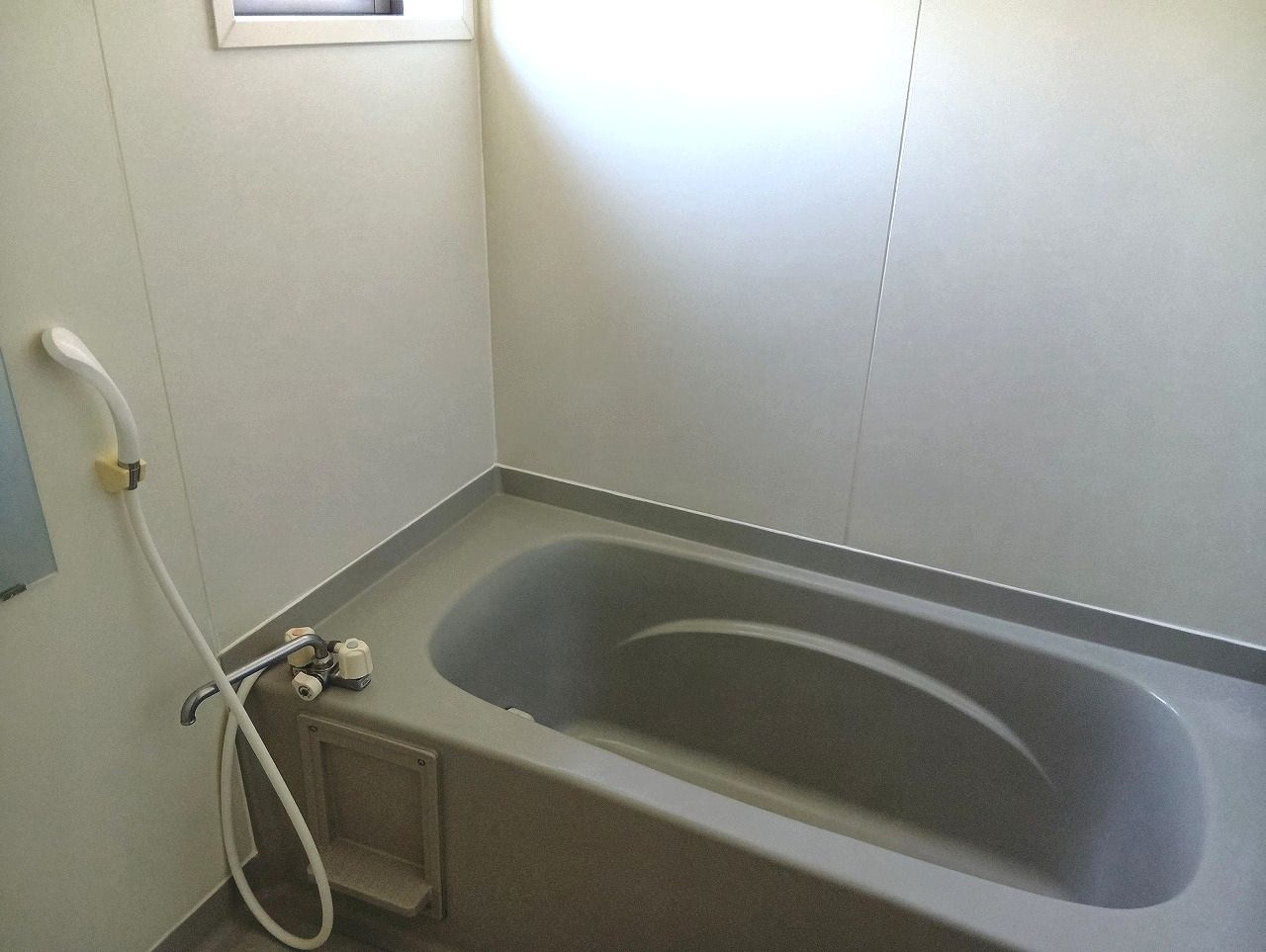 Ａｍｂｅｎｔｅ Ｂｕｅｎｏ C棟の独立洗面台|洗髪洗面化粧台