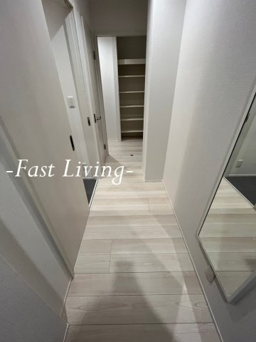 Chataigne Foret Otemachiの玄関