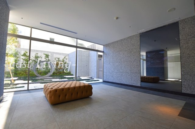 クロスレジデンス飯田橋のロビー