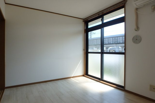 カームモリの洋室