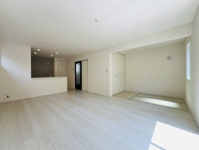 高浜市湯山町8丁目14-6『仲介手数料無料』新築一戸建て・建売の居間・リビング