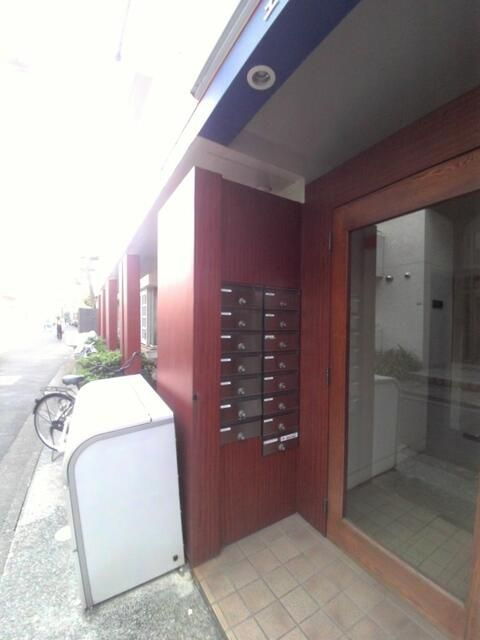 エルミ千駄木のエントランス