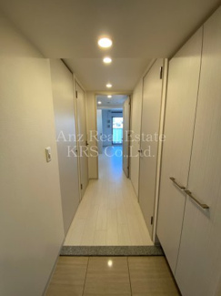 【玄関】 | レジュールアッシュウエストレジス | 玄関から撮影♪フラットフロアの玄関です♪